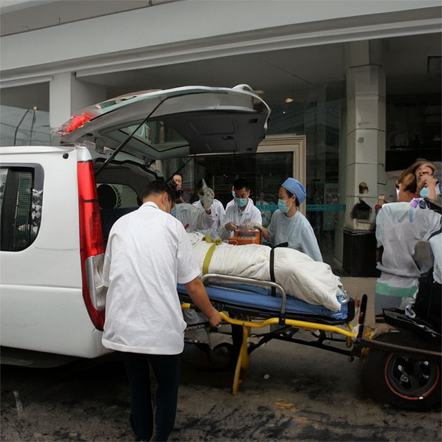 南京出租救护车联系方式