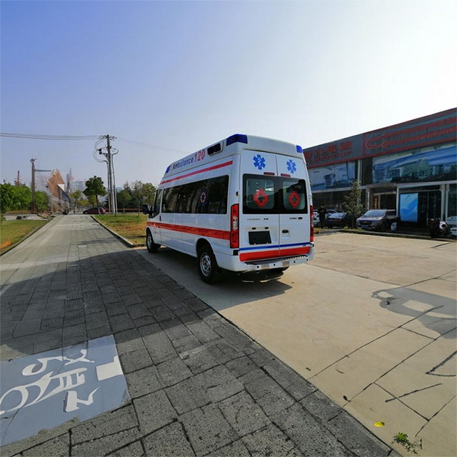 南京私人救护车租赁费用
